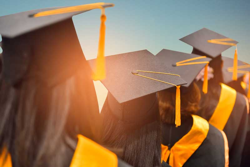 كيفية الحصول على المنح الدراسية
